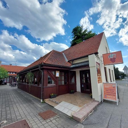 Craft Beer Bar Rooms Varazdin Exterior photo